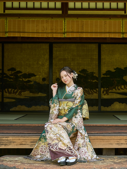 成人式の振袖選びから式当日のお支度まで全てサポートします！